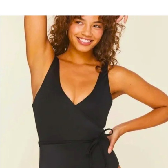 Andie Swim NWT The Belmar One Piece - Glossy Eco Nylon - Black-Classic SIZE LG - Picture 3 of 5
